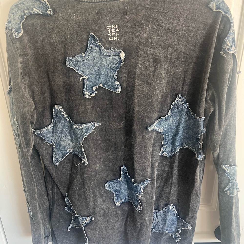 One Teaspoon Free People Gray Long Sleeve Top with denim blue Star Accents - Picture 5 of 6
